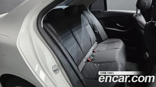 Mercedes-Benz C-Класс 2017 thumb 11