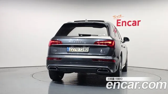 Audi Q5 2021 thumb 4