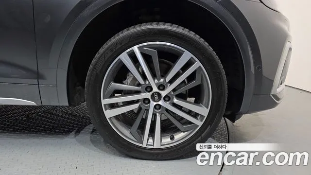Audi Q5 2021 thumb 5