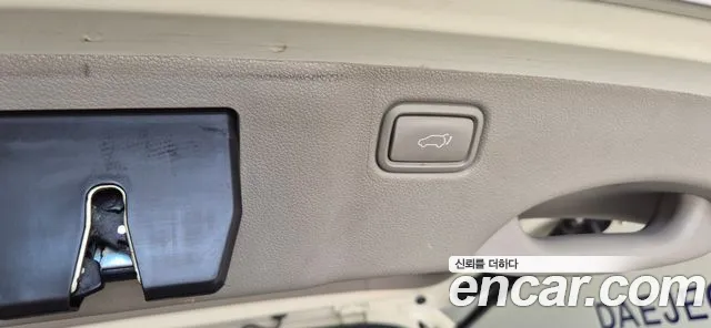 Kia Carnival 2015 thumb 10