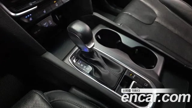 Hyundai Santa Fe 2018 thumb 8
