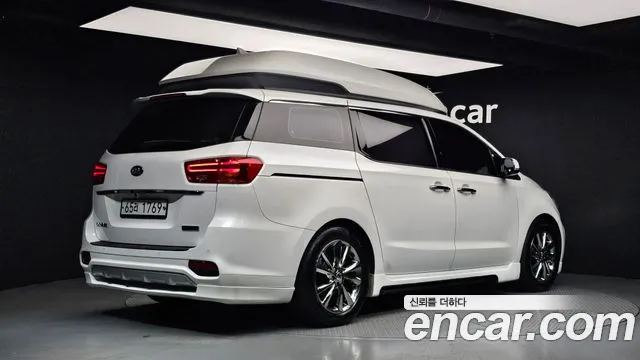 Kia Carnival 2019 thumb 2