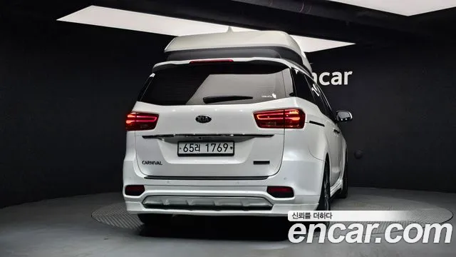 Kia Carnival 2019 thumb 4