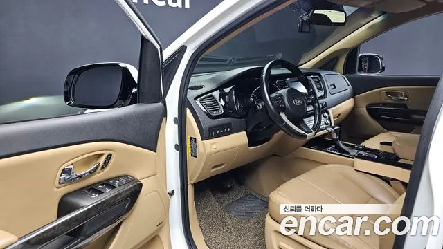 Kia Carnival 2019 thumb 10