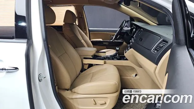 Kia Carnival 2019 thumb 12