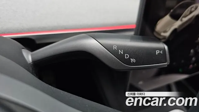 Tesla Model Y 2023 thumb 8