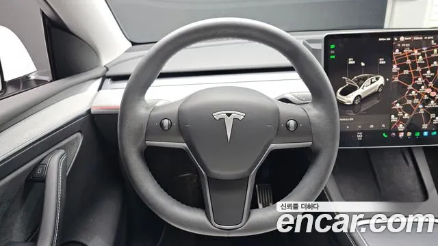 Tesla Model Y 2023 thumb 11