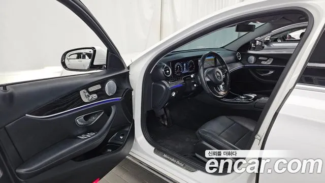 Mercedes-Benz E-Класс 2018 thumb 10