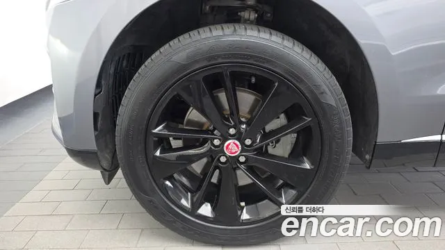 Jaguar F-Pace 2022 thumb 5