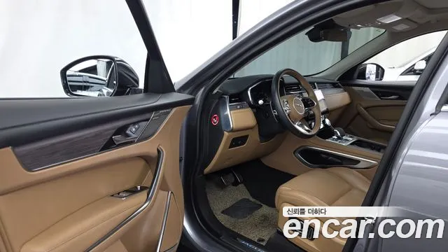 Jaguar F-Pace 2022 thumb 10