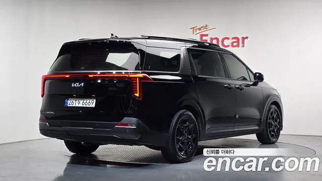 Kia Carnival 2024 thumb 2