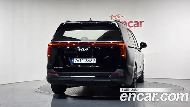 Kia Carnival 2024 thumb 4