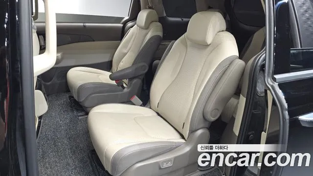 Kia Carnival 2024 thumb 11