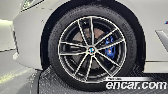 BMW 5-Series 2023 thumb 5