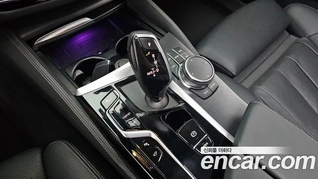 BMW 5-Series 2023 thumb 9