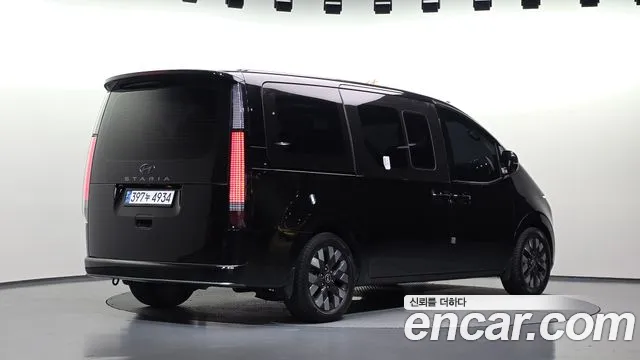 Hyundai Staria 2021 thumb 2