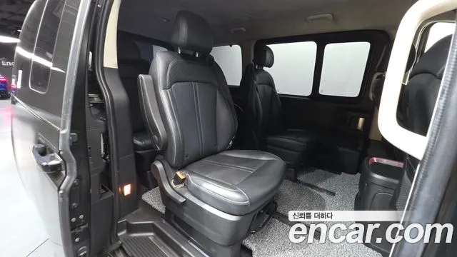 Hyundai Staria 2021 thumb 12
