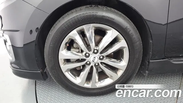 Kia Carnival 2015 thumb 5