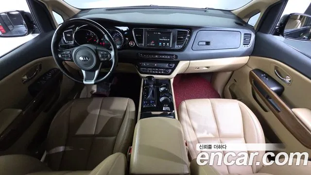 Kia Carnival 2015 thumb 7