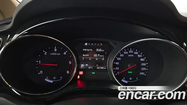 Kia Carnival 2015 thumb 8