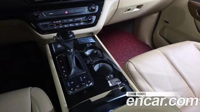 Kia Carnival 2015 thumb 9