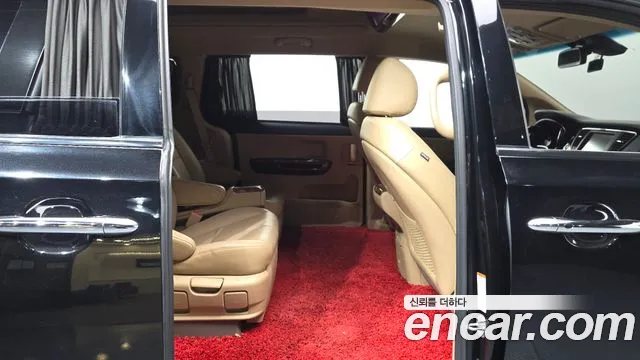 Kia Carnival 2015 thumb 12