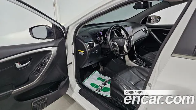 Hyundai i30 2012 thumb 10
