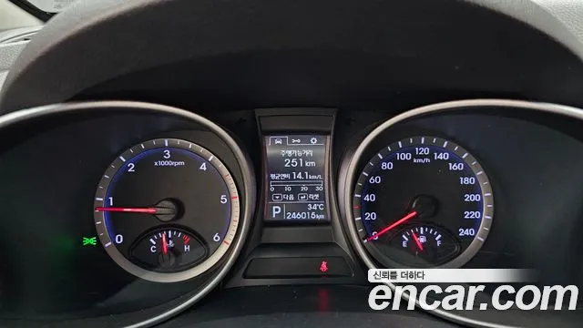 Hyundai Santa Fe 2013 thumb 8