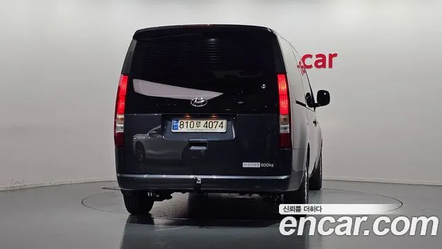 Hyundai Staria 2024 thumb 4