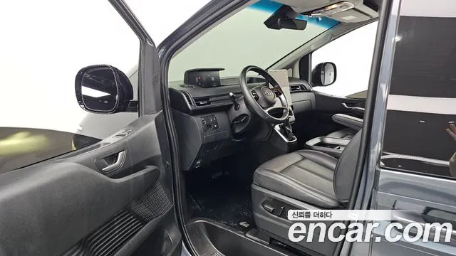 Hyundai Staria 2024 thumb 10