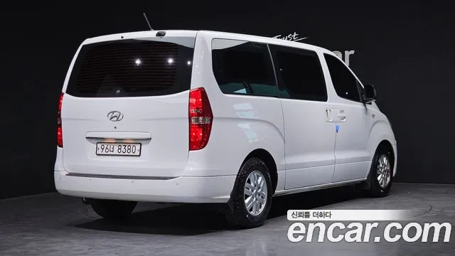 Hyundai Starex 2016 thumb 2