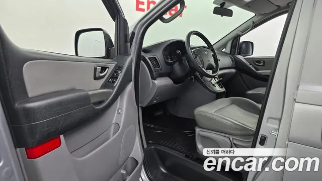 Hyundai Starex 2013 thumb 10