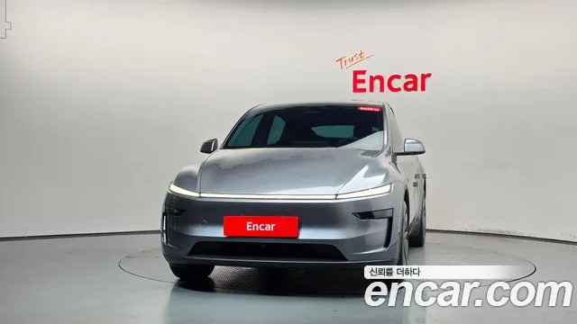 Tesla Model Y 2025 thumb 2