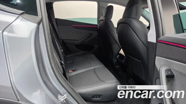 Tesla Model Y 2025 thumb 10