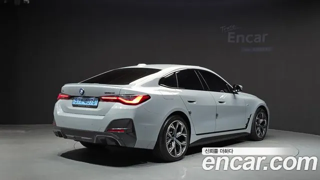 BMW i4 2023 thumb 2