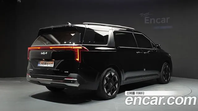 Kia Carnival 2024 thumb 2