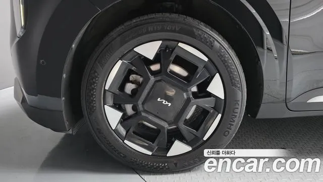 Kia Carnival 2024 thumb 5