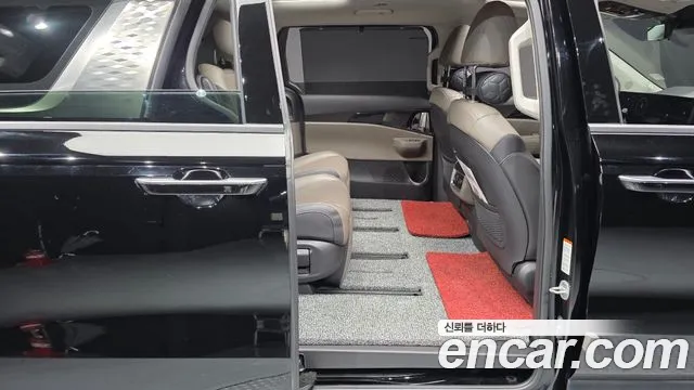 Kia Carnival 2024 thumb 11