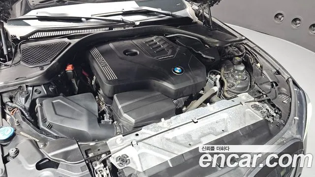BMW 3-Series 2019 thumb 6