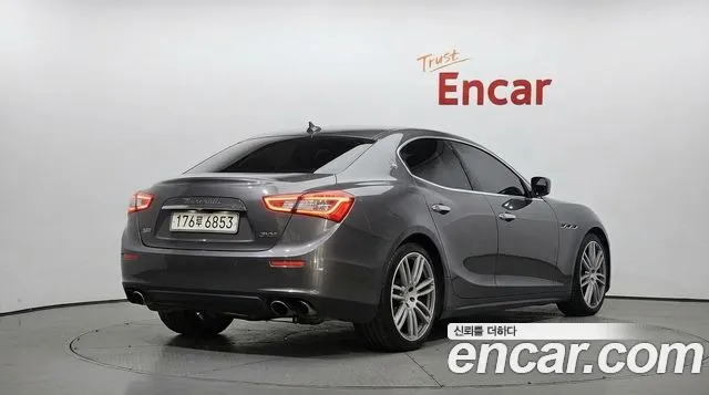 Maserati Ghibli 2015 thumb 2