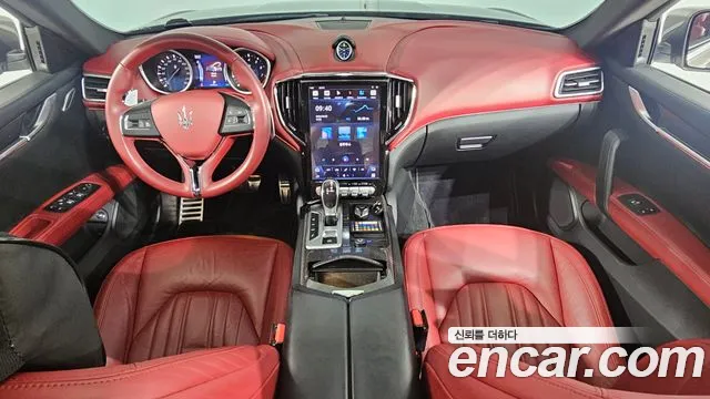 Maserati Ghibli 2015 thumb 7