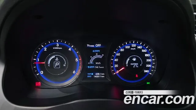 Hyundai i40 2012 thumb 8