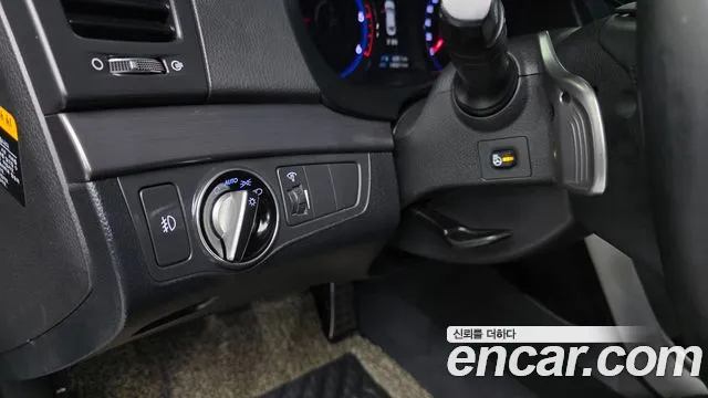 Hyundai i40 2012 thumb 12