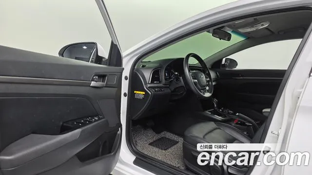 Hyundai Avante 2016 thumb 10