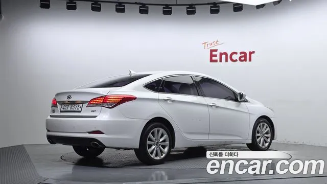 Hyundai i40 2013 thumb 2