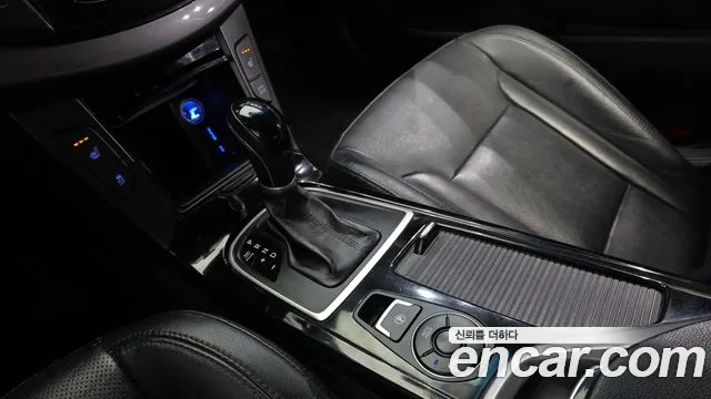 Hyundai i40 2013 thumb 9