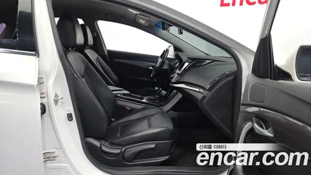 Hyundai i40 2013 thumb 12