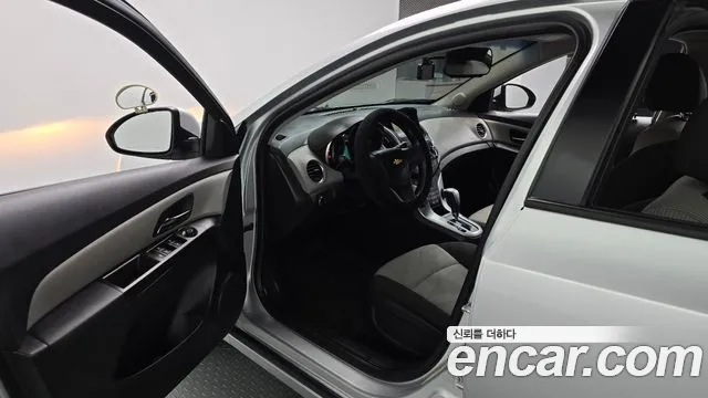 ChevroletGMDaewoo Cruze 2013 thumb 10