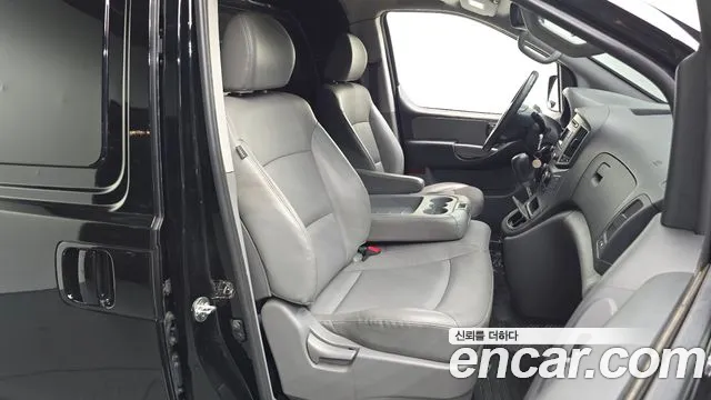 Hyundai Starex 2019 thumb 11