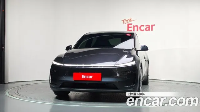 Tesla Model Y 2026 thumb 3